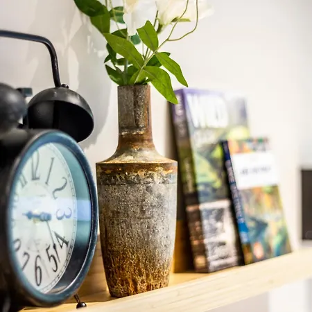 In Lake District アパート