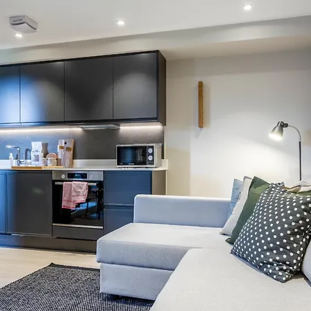 In Lake District アパート